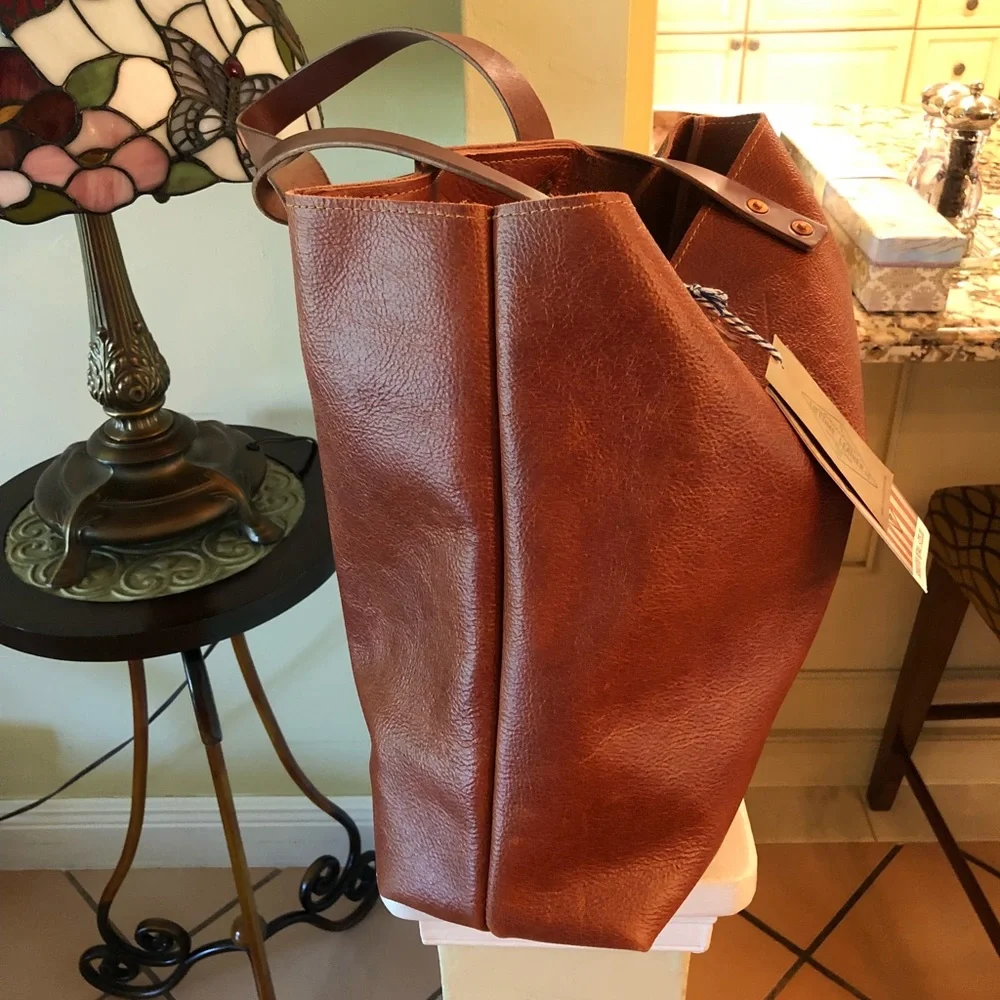 Leather tote - Picture 4 of 7